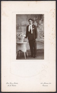 CECAAF BACHUR LUZ Y SOMBRA RETRATO VARON ANTONIO ALBARRACIN CAJA 005